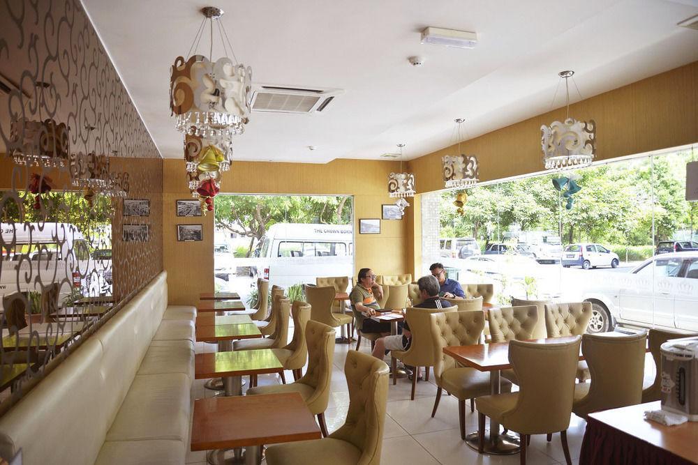 The Crown Borneo Hotel Kota Kinabalu Buitenkant foto