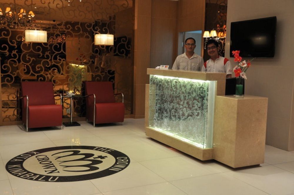 The Crown Borneo Hotel Kota Kinabalu Buitenkant foto
